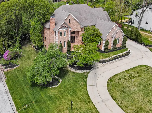 2101 Emmett Ct, Valparaiso, IN 46385