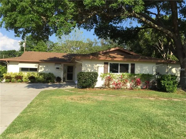 63 Oakwood Dr, Dunedin, FL 34698