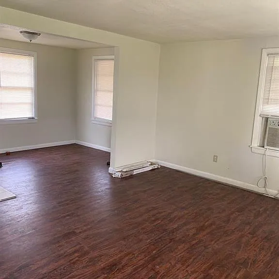 212 Houston St — Photo 4