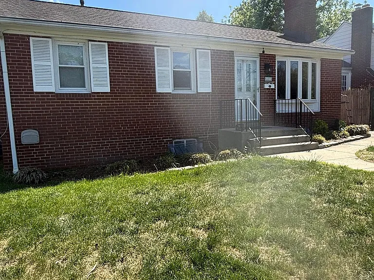 409 McArthur Dr — Photo 4