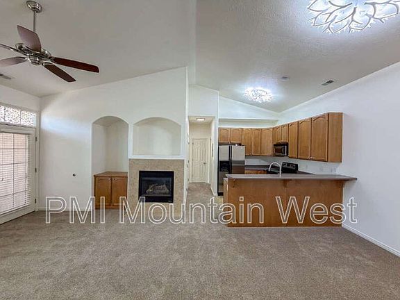 5th image of 443 Kent Dr
