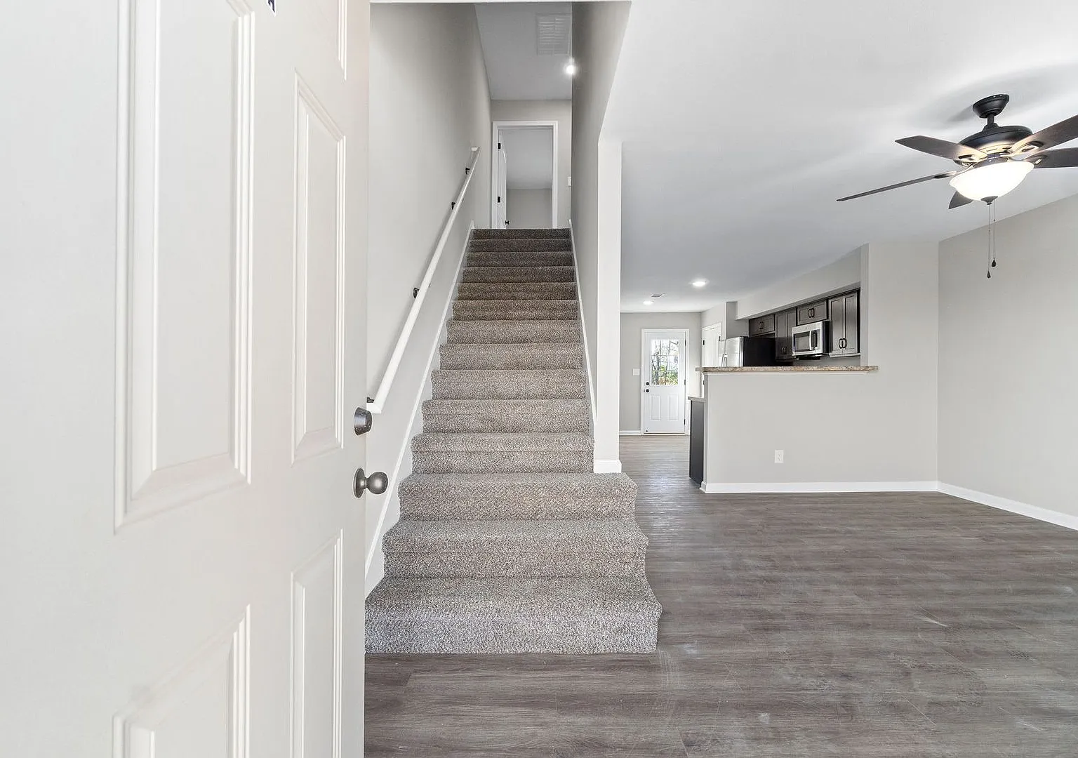 Glenkirk Dr - 1008 — Photo 4