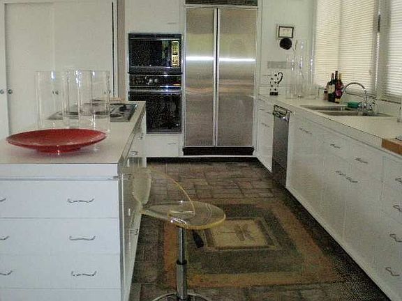 2nd image of 615 Yount St