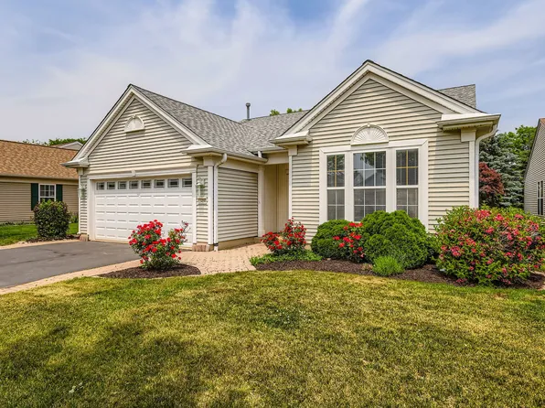 13490 Honeysuckle Dr, Huntley, IL 60142