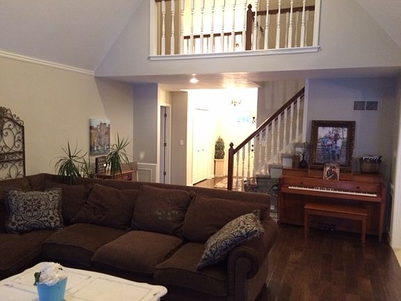 3rd image of 1017 SW Stonecreek Dr