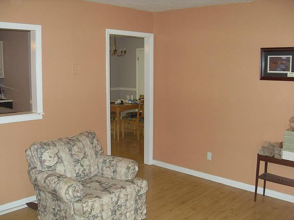 5th image of 5012 Cloverdale Ln