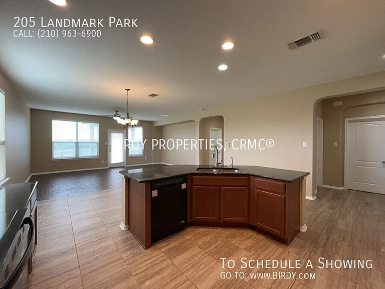 205 Landmark Park — Photo 13