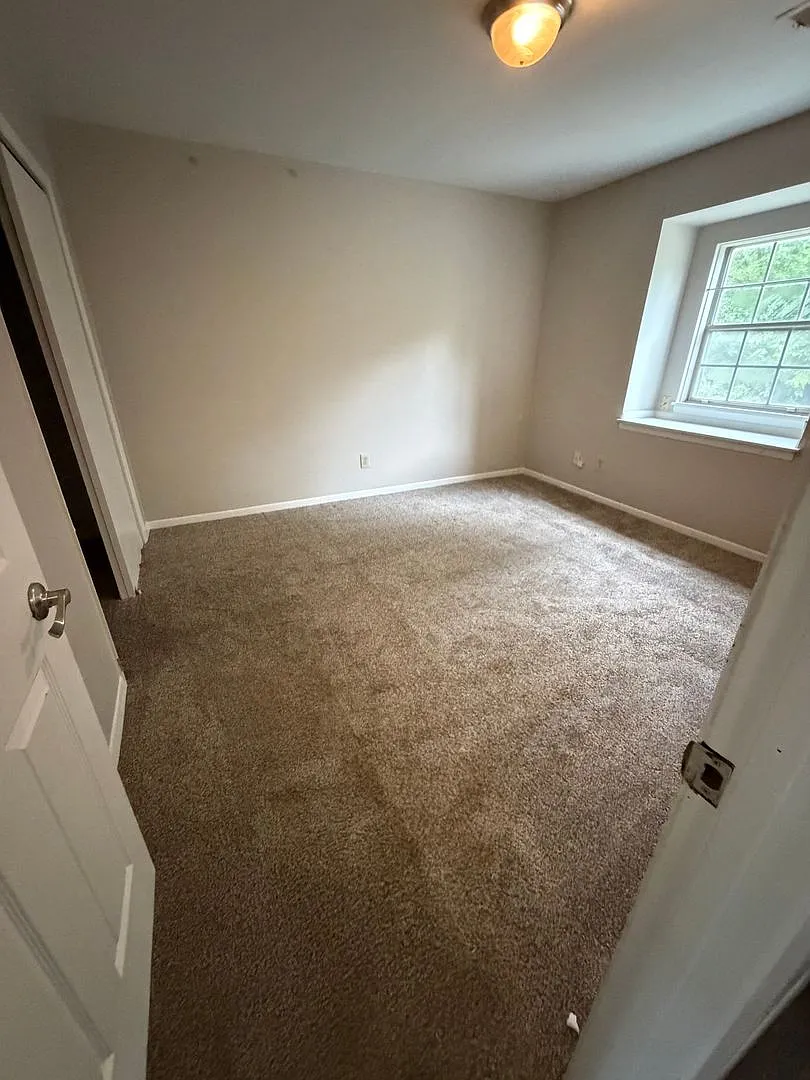 1511 Sara Lane Apartments — Photo 3