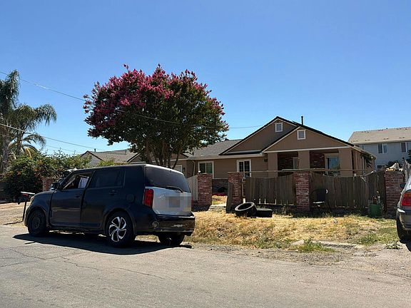 2nd image of 3551 Taylor St