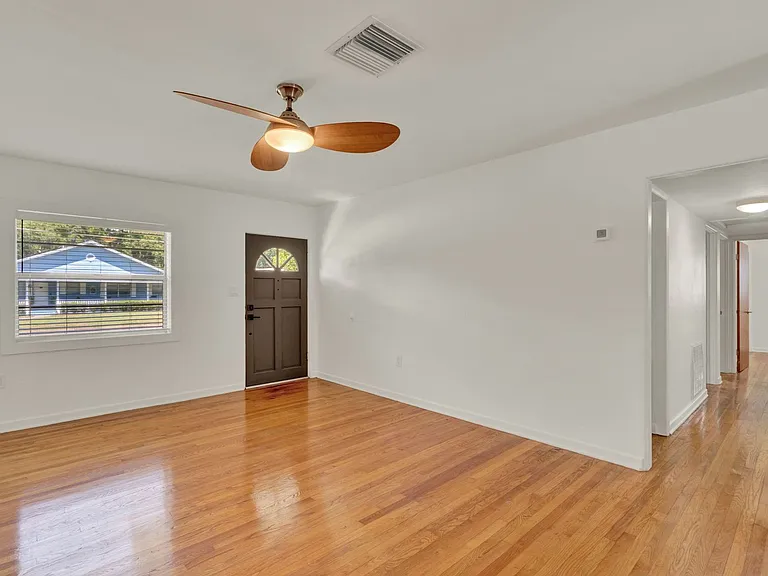 3345 Lila Dr — Photo 3
