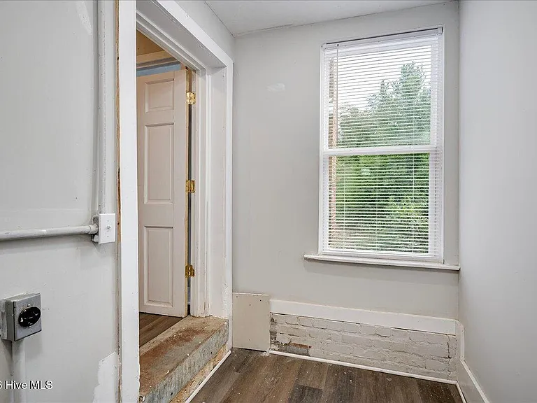 1736 Fenwick St — Photo 16