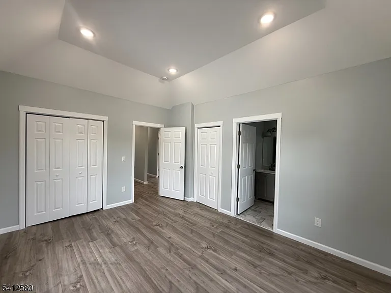 190 E Lindsley Cedar — Photo 10