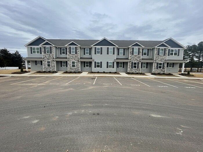 1st image of 1006 Peony Ln