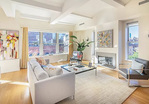 3rd image of 27 N Moore St APT 8A