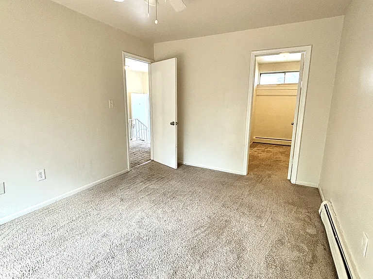 150 Huronview Ct — Photo 14