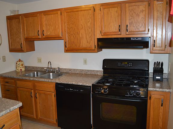 5th image of 302 Brookston Dr