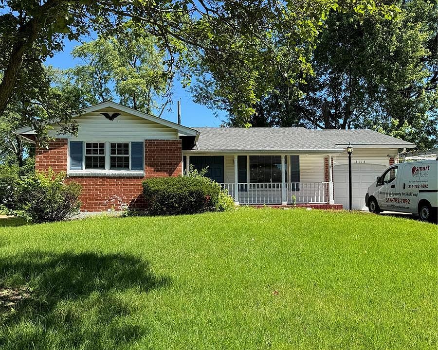1st image of 2115 Huntington Dr