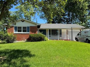 2115 Huntington Dr, Florissant, MO