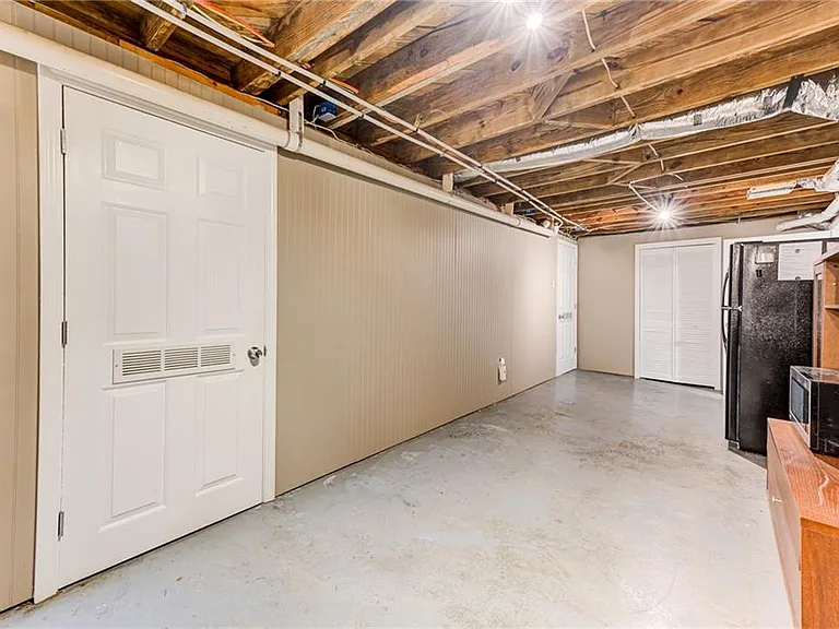 2423 Woodacres Rd NE — Photo 26