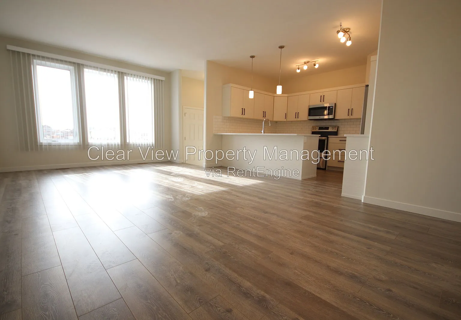 2 bed, 2.0 bath, 900 sqft, $1,649 — Photo 2