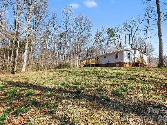 3rd image of 5050 Park Creek Dr