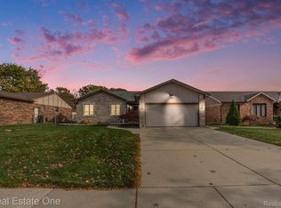 51860 Salvatori Dr, Chesterfield, MI