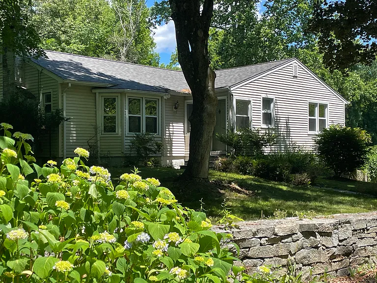 75 George St — Photo 1