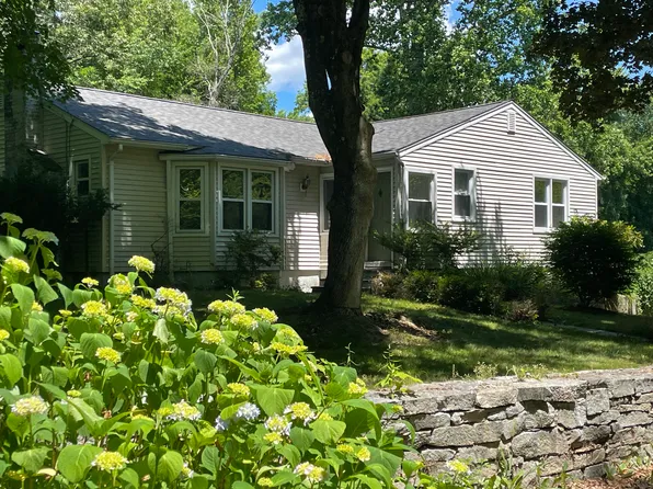 75 George St, Guilford, CT 06437