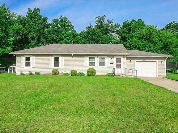 3rd image of 3224 Amanda Dr