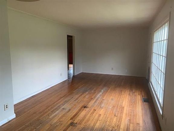 2nd image of 303 W Adams St