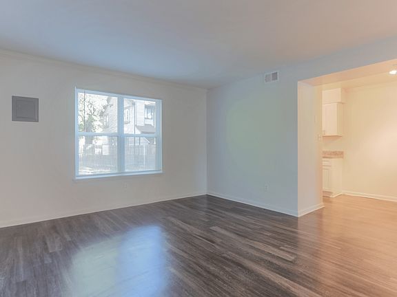 5th image of 363 Hilltop Dr Unit D