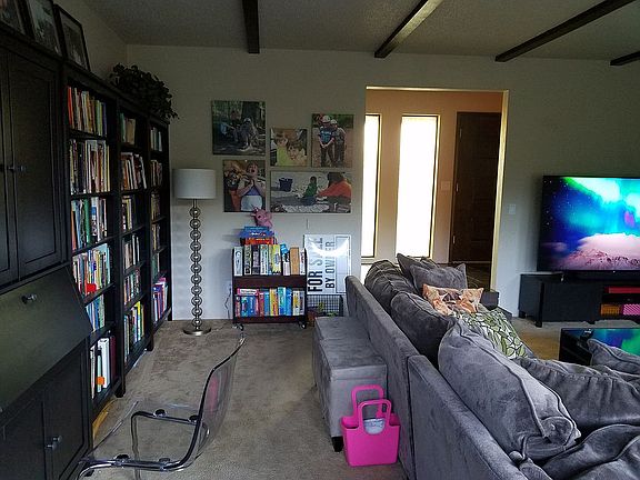 2nd image of 1045 E Elsinore St