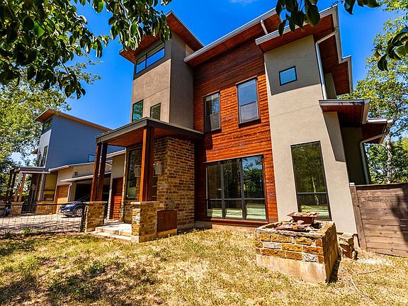 3rd image of 308 Terrace Dr #B