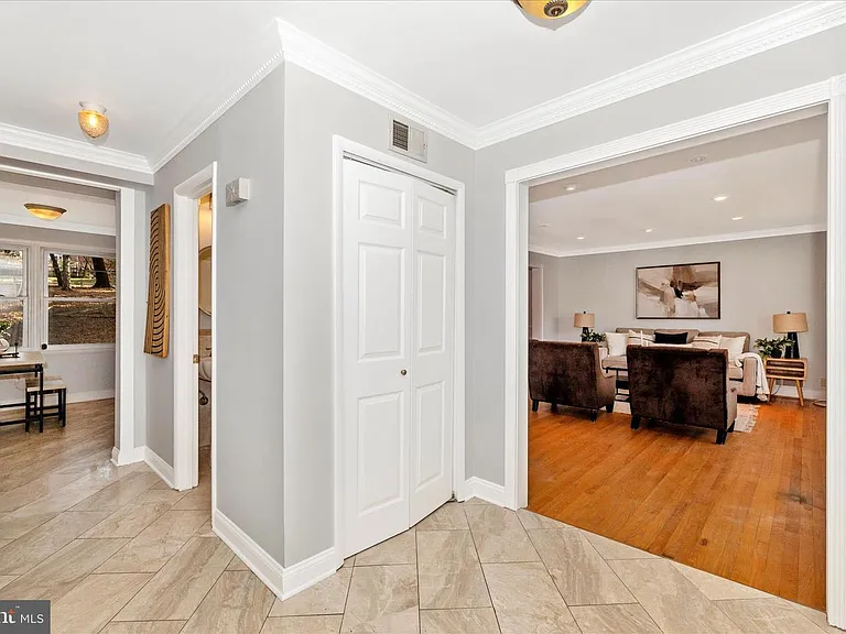 674 College Pkwy — Photo 7