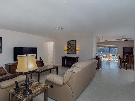 4th image of 3157 Rock Creek Dr