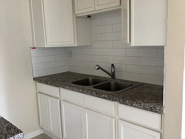 9427 S Broadway — Photo 10
