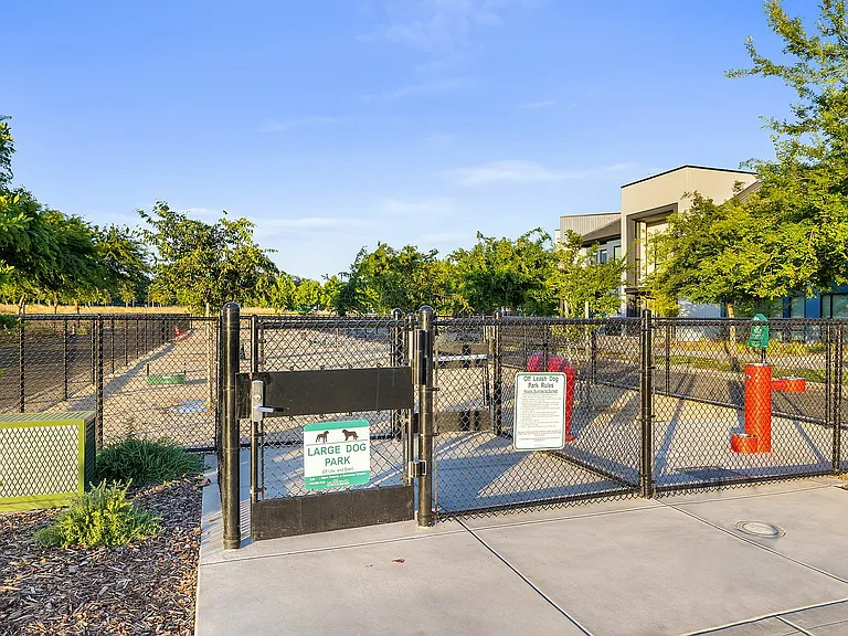 282-web-or-mls-775-n-6th-st