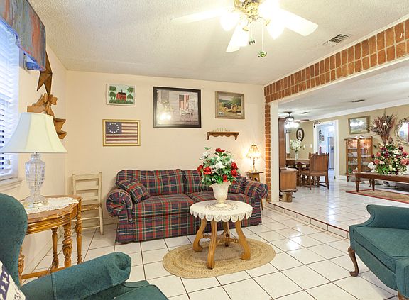 3rd image of 114 Pizarro Ave