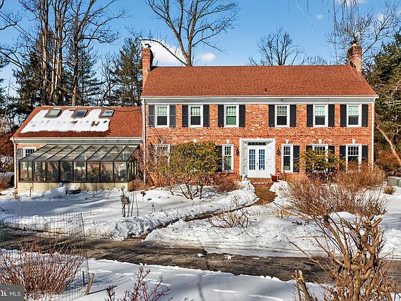 2nd image of 9 Fox Chase Rd