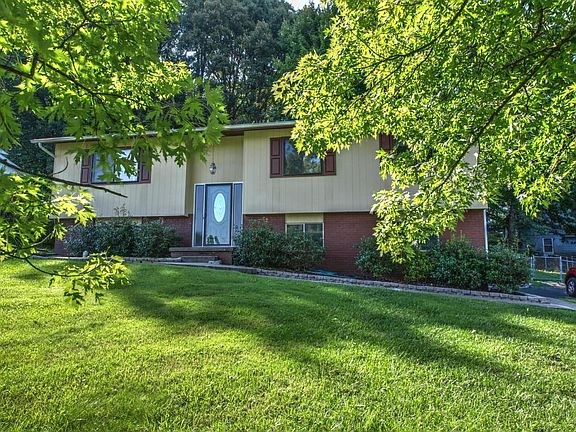 2nd image of 10820 Highcliff Dr