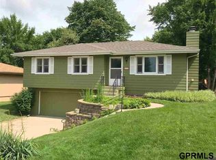 13930 Meadow Ridge Rd, Omaha, NE 68138