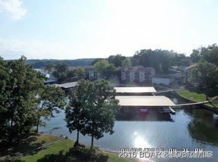 139 Robinwood Dr, Lake Ozark, MO 65049