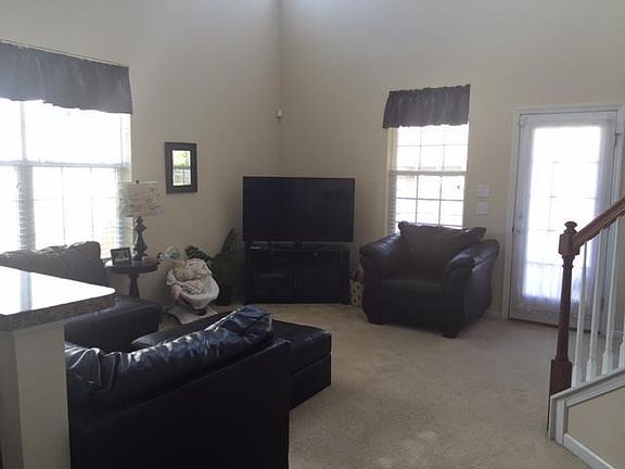 5th image of 2498 Stadium Dr