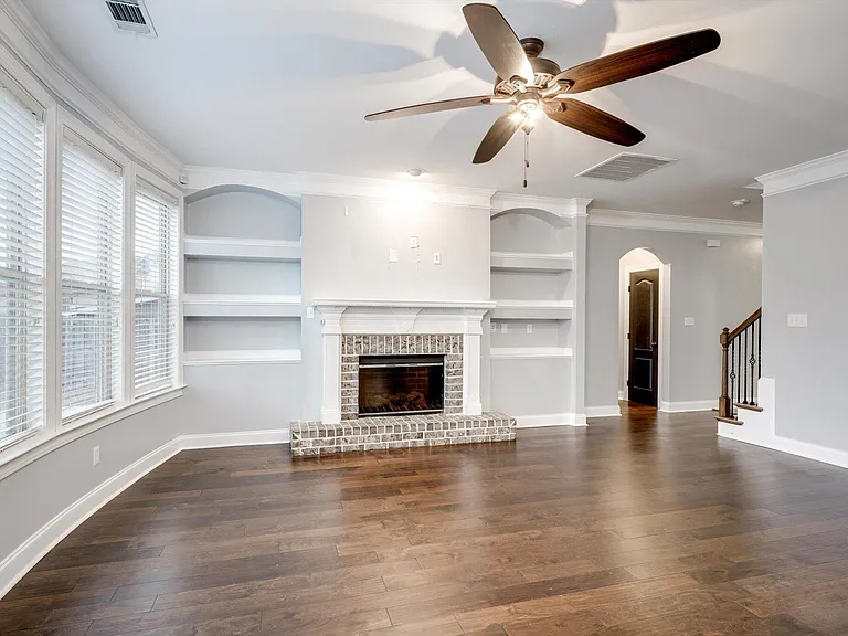 8647 Crenshaw Dr — Photo 11
