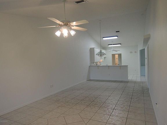 4th image of 1654 Woodland Dr