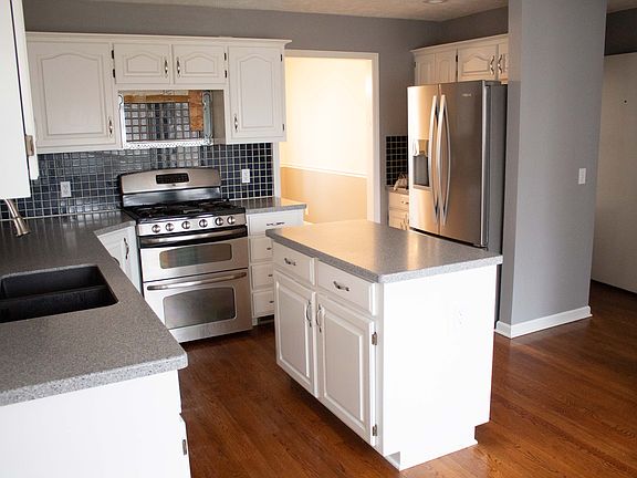 4th image of 12442 Evans St