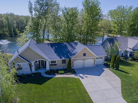 2nd image of 438 Island View Dr