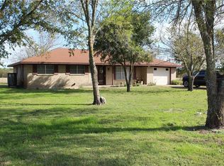 1052 Us Highway 77, Rosebud, TX 76570