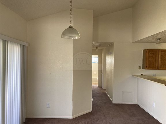5th image of 3202 Honeysuckle Dr