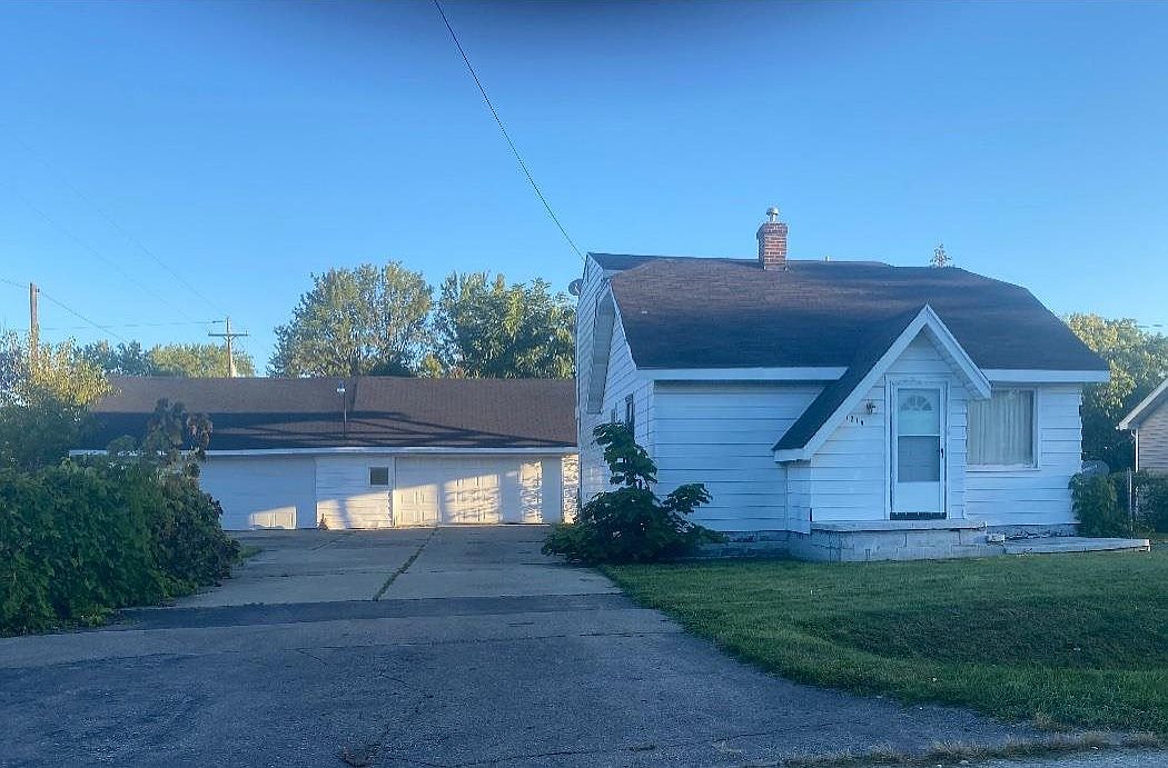 1219 Norton St, Burton, MI 48529 | Zillow